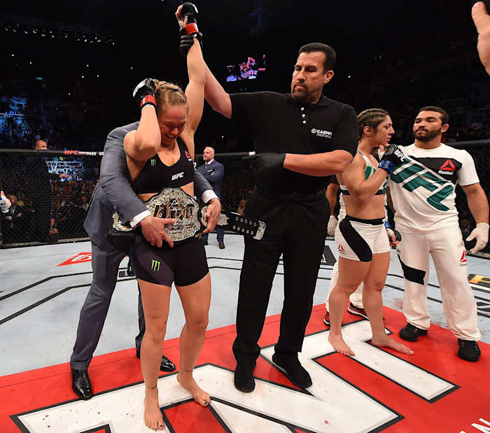 Ronda-Rousey-defeats-bethe-correia-14.jpg